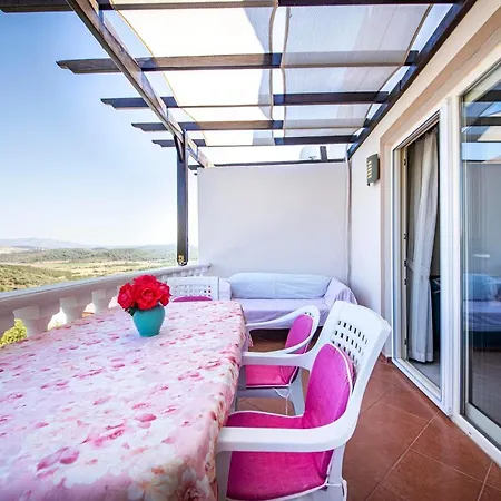 Marvelous Flat 650 M To The With Shared Pool And Terrace In Bodrum * 博阿齐奇