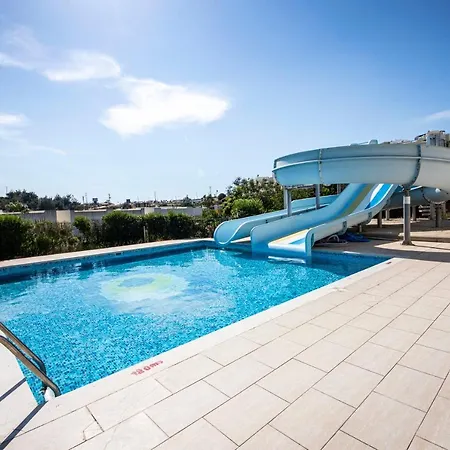 公寓 Marvelous Flat 650 M To The With Shared Pool And Terrace In Bodrum 博阿齐奇