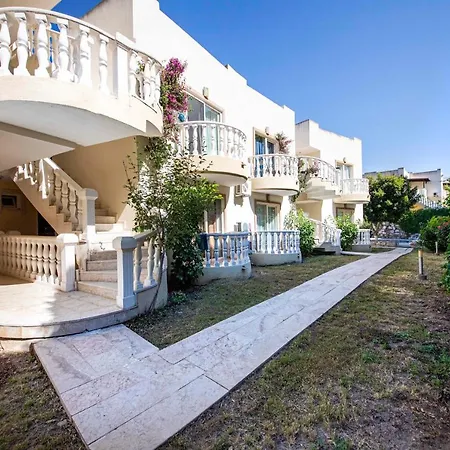 Apartment Marvelous Flat 650 M To The With Shared Pool And Terrace In Bodrum Bogazici