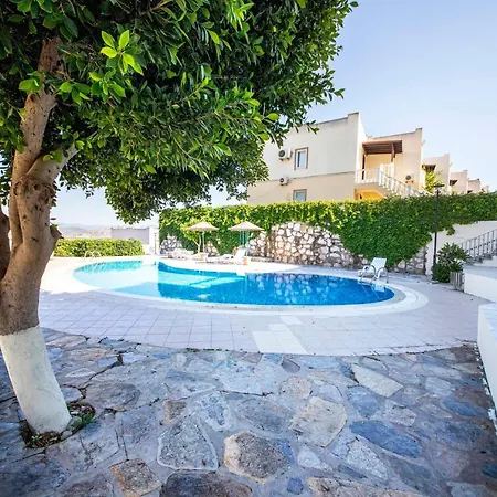 Apartment Marvelous Flat 650 M To The With Shared Pool And Terrace In Bodrum *